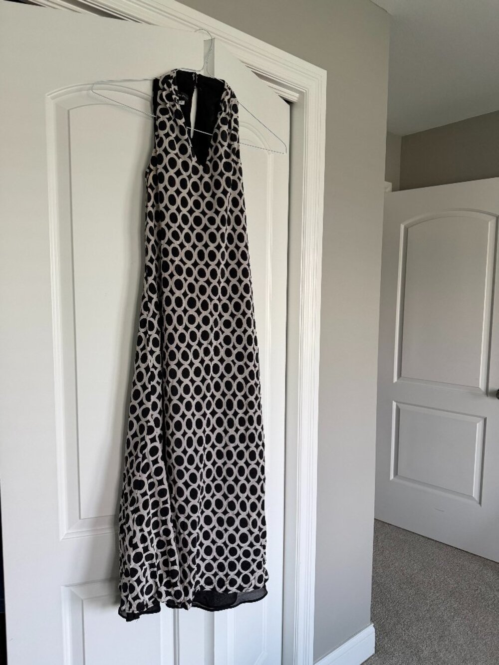 EUC Donna Morgan Size 4 Sleeveless Halter Dress Maxi